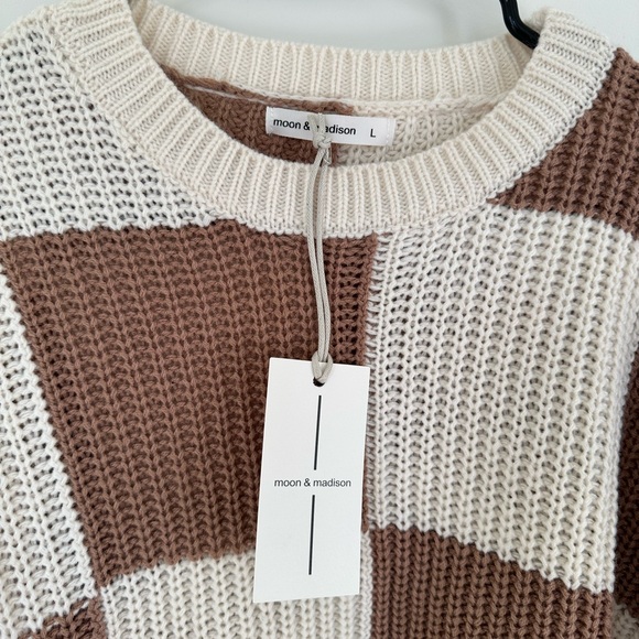 Patterned Sweater - Picture 2 of 4